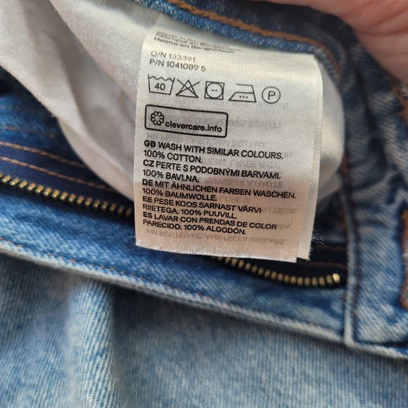 Loose fit mom jeans (size 6) - Picture 5 of 8